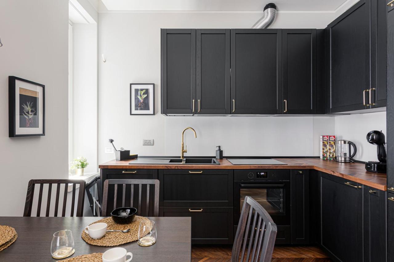 Wide And Bright Two Bedroom Apartment- Via Freguglia Appartement Milan